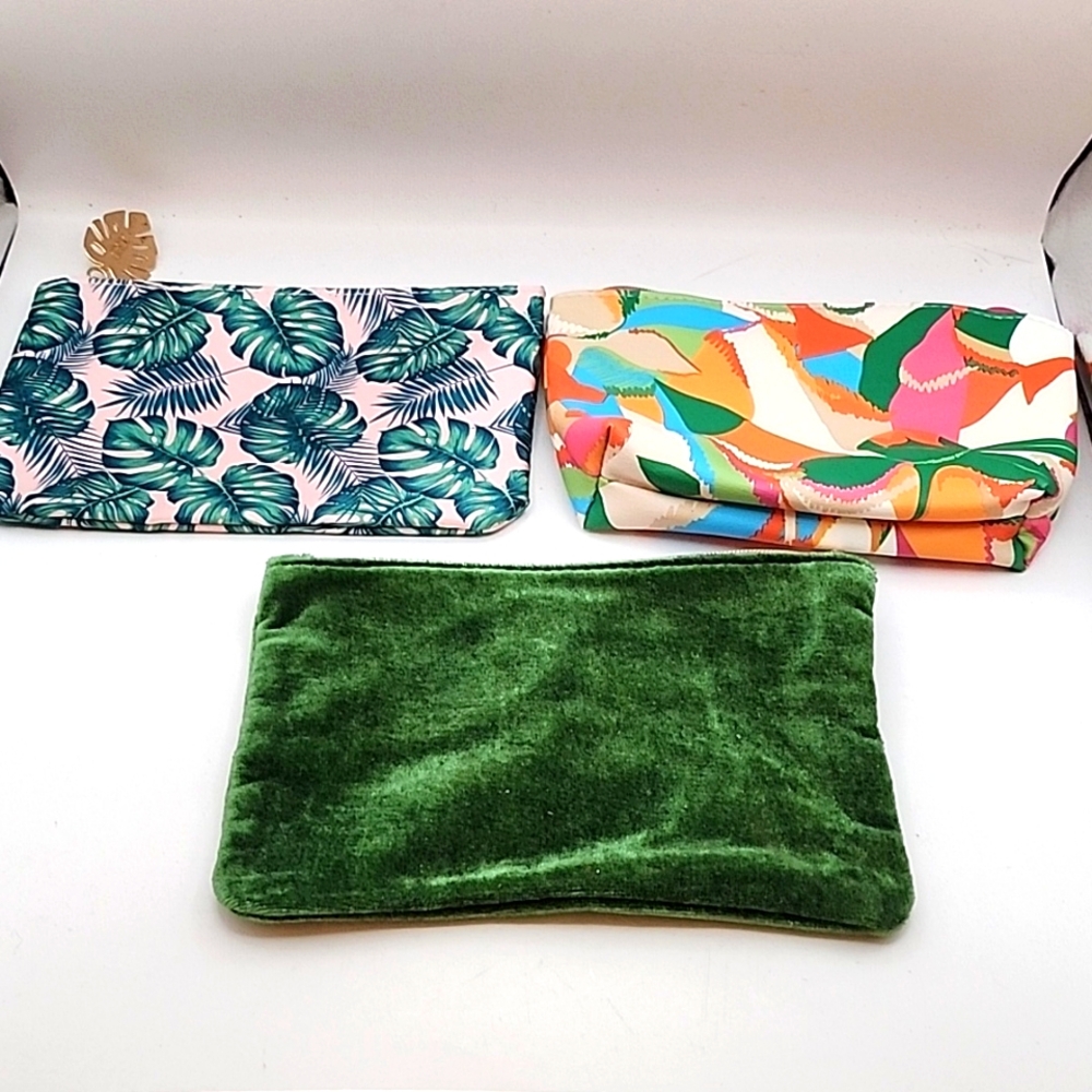 3Ipsy Bags Gre en & Pink NWOT